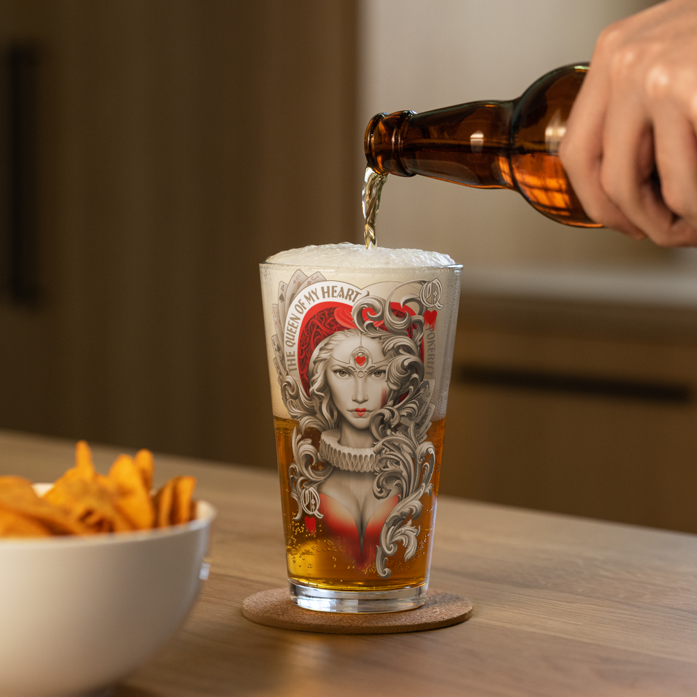 Queen Hearts - Shaker pint glass